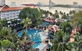 Anantara Riverside Bangkok Resort